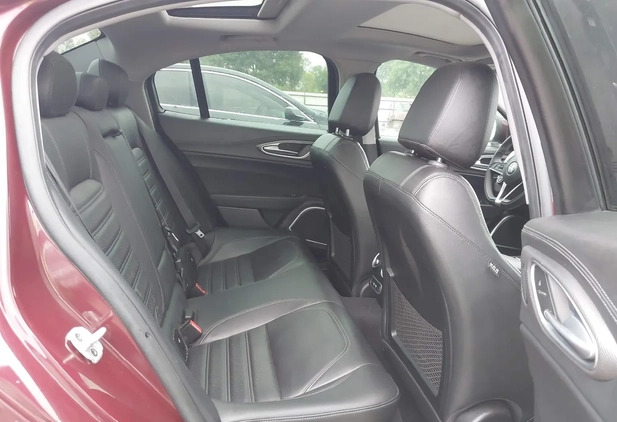 Alfa Romeo Giulia cena 72000 przebieg: 128311, rok produkcji 2018 z Wołczyn małe 46